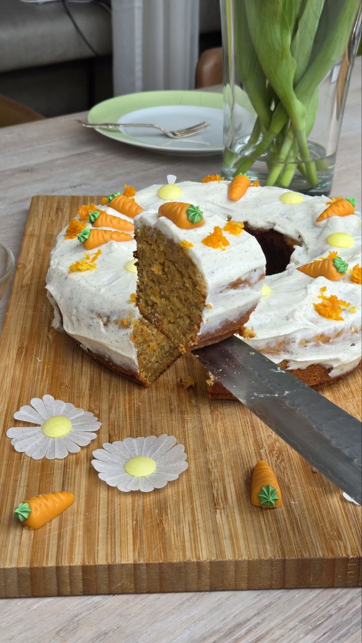 Bester saftiger Rüblikuchen